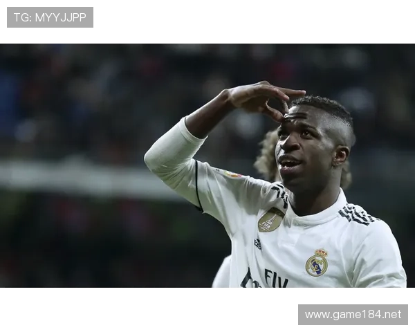 维尼修斯情绪与比赛表现解析:争议事件是否影响其竞技状态