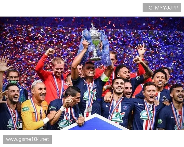 马尔基尼奥斯：法国杯与联赛杯夺冠的关键拼图解析