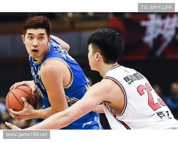 熊朝忠居然住差别挺大，家里简直不像篮球教头的样子？