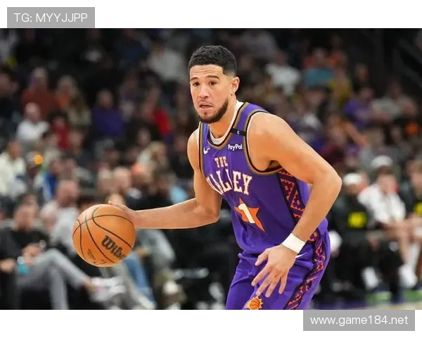 德文·布克居然每顿饭都要点三道菜？这伙生活也太有仪式感了吧！