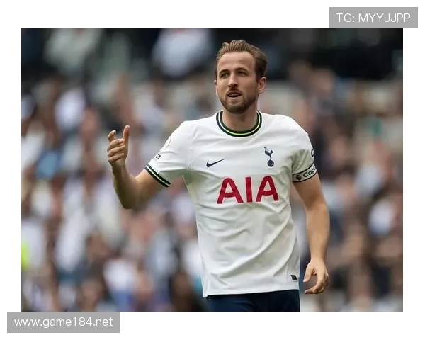 哈里·凯恩家冰箱里塞满蛋白粉，连狗都练出六块腹肌