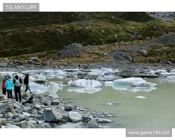 莱德基泳池边的自拍光鲜，背后那几小时冷冻冰块你敢信？