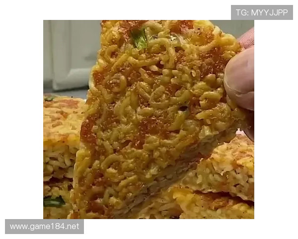 阿尔瓦雷斯家的狗都吃牛排，我还在纠结泡面加不加肠